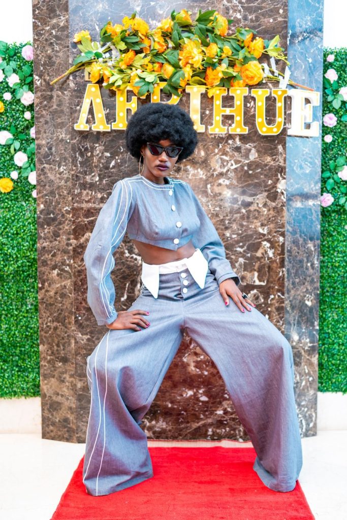 RTW 2025, Look 4: Grey Denim Crop Top & Wide Leg Pants